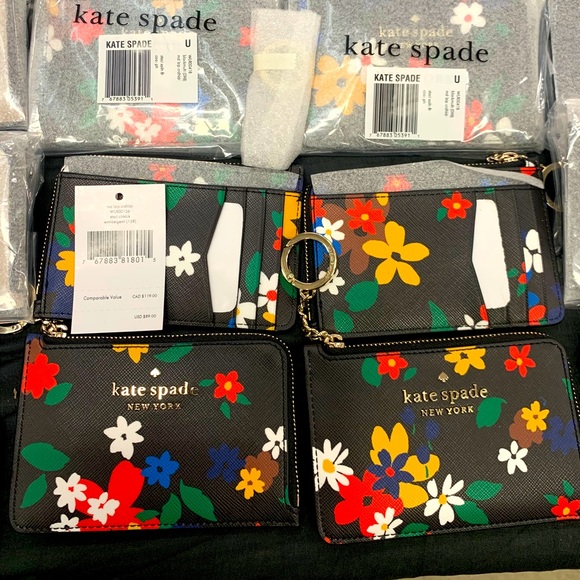 kate spade Handbags - Kate spade md zip cardholder wallet